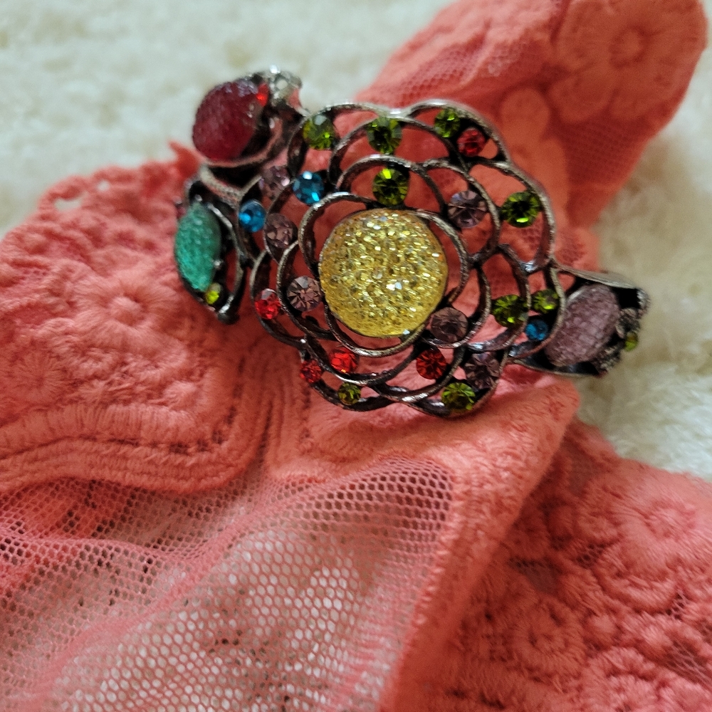 A vintage rustic antique bangle.